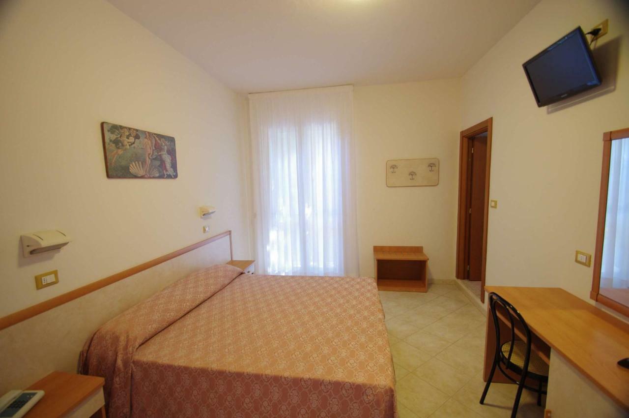 Hotel Calipso ليدو ديلي ايستينسي المظهر الخارجي الصورة