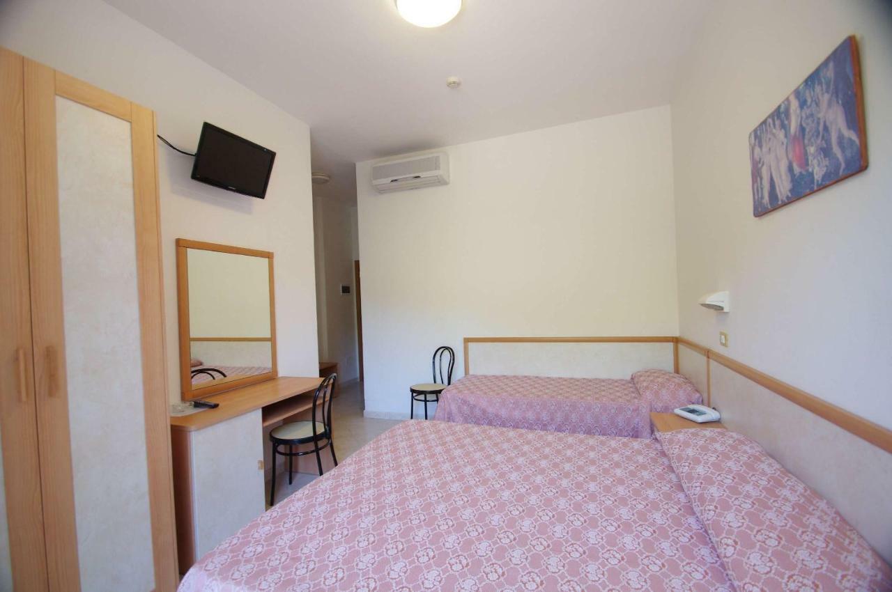 Hotel Calipso ليدو ديلي ايستينسي المظهر الخارجي الصورة